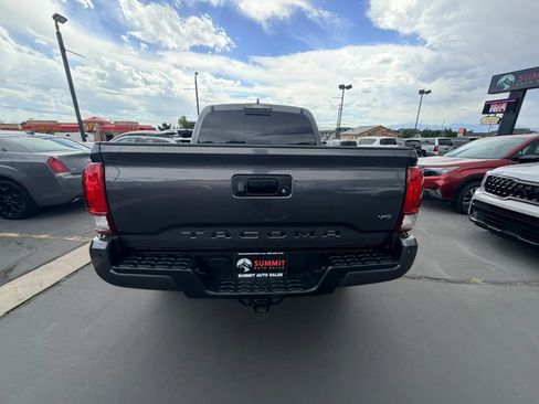 Used 2019 Toyota Tacoma TRD Sport w/ Technology Package AWD/4WD image 4