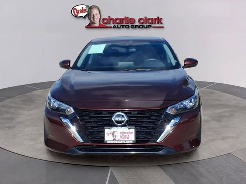 Used 2024 Nissan Sentra SV FWD image 9