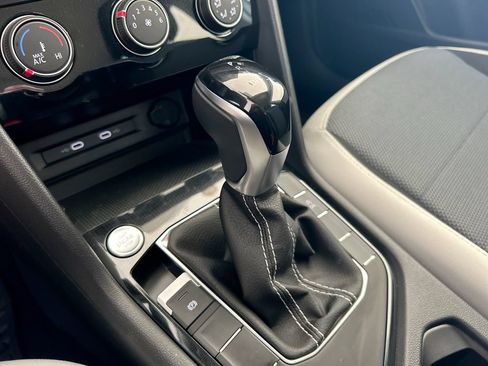 Certified 2025 Volkswagen Taos S FWD image 28