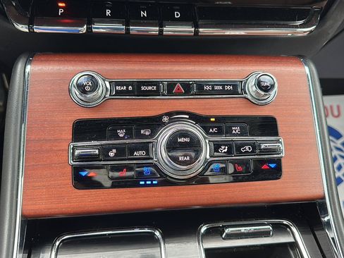 Used 2023 Lincoln Aviator Grand Touring w/ Equipment Group 301A AWD/4WD image 22