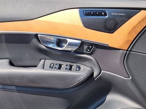 Used 2023 Volvo XC90 T8 Plus w/ Protection Package Premier image 3