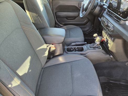 Used 2025 Jeep Wrangler Unlimited Sport AWD/4WD image 10