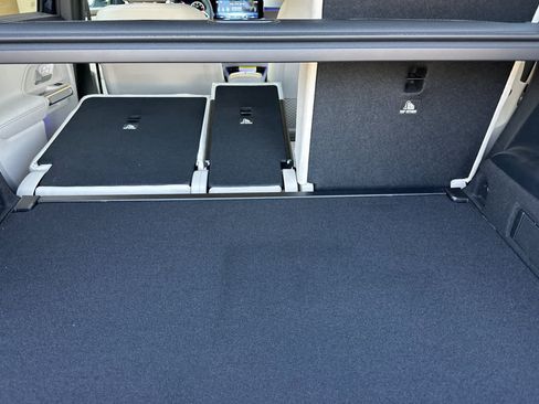 New 2025 Mercedes-Benz GLB 250 4MATIC image 14