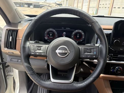 Used 2023 Nissan Pathfinder Platinum w/ Cargo Package FWD image 18