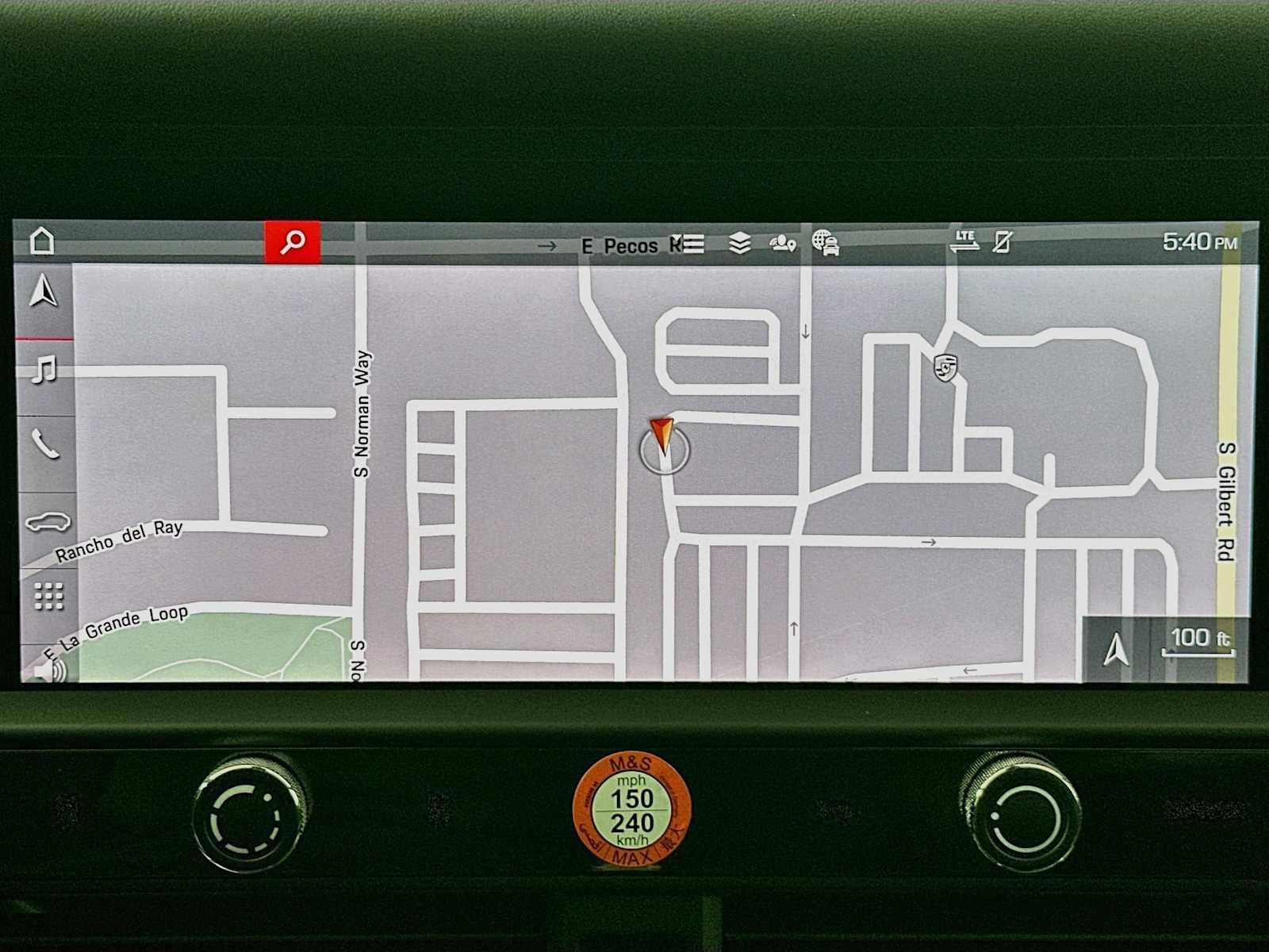 Certified 2026 Porsche Macan AWD/4WD image 18