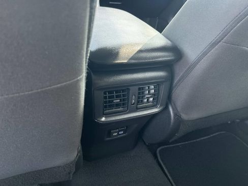 Used 2022 Toyota RAV4 XLE FWD image 19