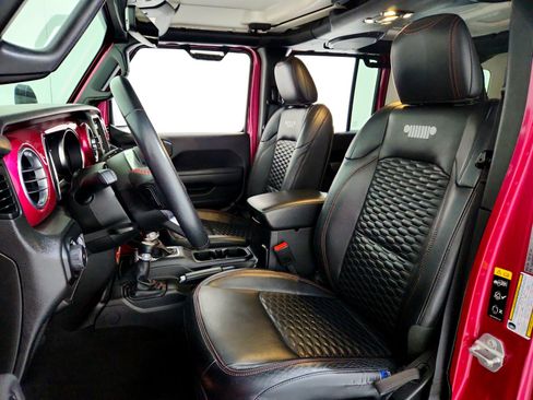 Used 2021 Jeep Wrangler Unlimited Rubicon w/ Xtreme Recon 35" Tire Package image 10