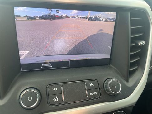 Used 2021 GMC Acadia SLE w/ Driver Convenience Package image 14