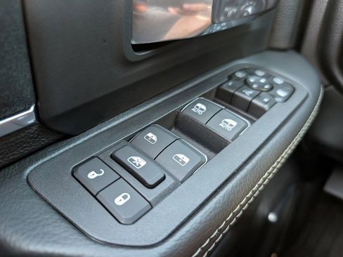 New 2025 RAM 2500 Laramie image 37