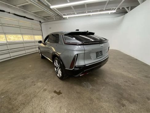 Certified 2024 Cadillac Lyriq Luxury w/ LPO, Floor Liner Package image 4