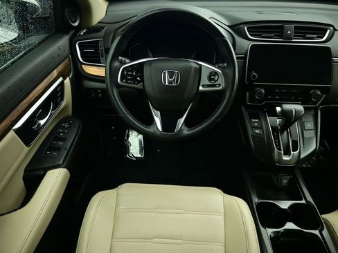 Used 2019 Honda CR-V Touring image 2