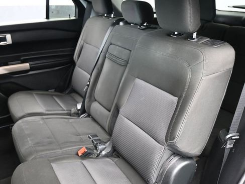 Used 2023 Ford Explorer XLT image 36
