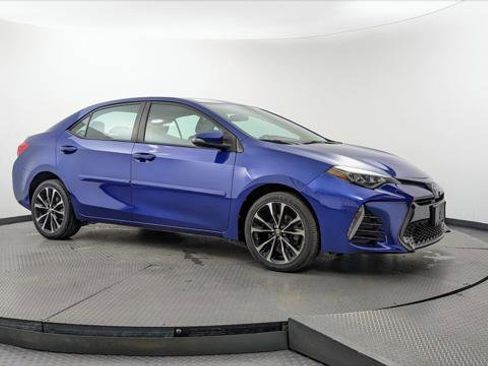 Used 2018 Toyota Corolla XSE FWD image 11