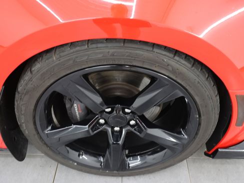 Used 2017 Chevrolet Camaro SS RWD image 3