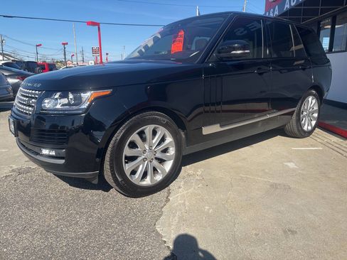 Used 2017 Land Rover Range Rover HSE image 13