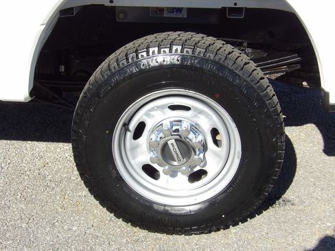 Used 2022 Ford F250 XL w/ Power Equipment Group image 54