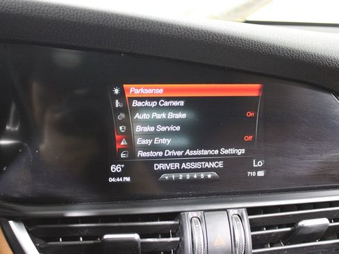 Used 2018 Alfa Romeo Giulia RWD image 26
