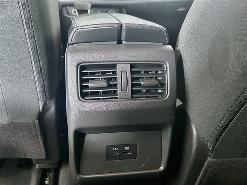 Used 2023 Nissan Rogue SV FWD image 27