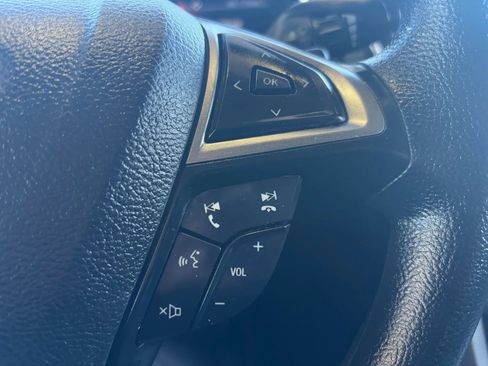 Used 2019 Ford Fusion SE image 15