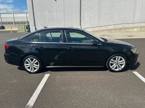 Used 2012 Volkswagen Jetta GLI Autobahn FWD image 4