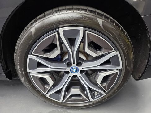Used 2024 BMW iX xDrive50 w/ Sport Package AWD/4WD image 17