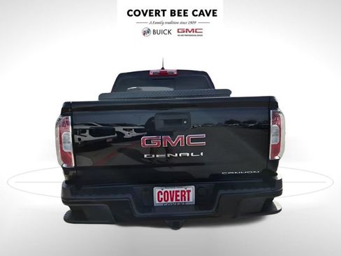 Used 2022 GMC Canyon Denali w/ Denali Black Edition Package image 9