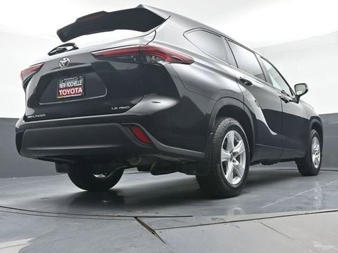 Certified 2025 Toyota Highlander LE image 37