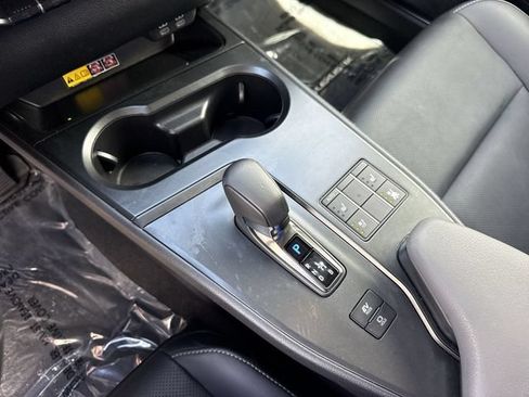 Certified 2025 Lexus UX 300h FWD image 21