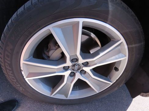 Used 2019 Audi Q5 2.0T Premium Plus image 18