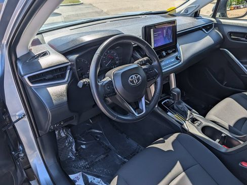 Used 2024 Toyota Corolla Cross LE w/ Moonroof Package AWD/4WD image 19