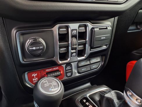 New 2026 Jeep Wrangler Unlimited Rubicon AWD/4WD image 14