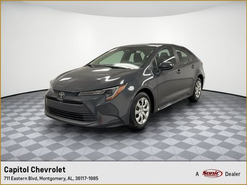 Used 2025 Toyota Corolla LE FWD image 1
