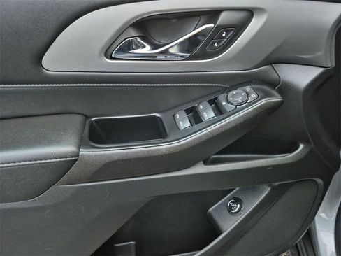 Used 2023 Chevrolet Traverse LT w/ LPO, Floor Liner Package image 20