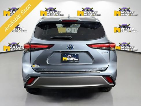 Used 2021 Toyota Highlander Platinum AWD/4WD image 6