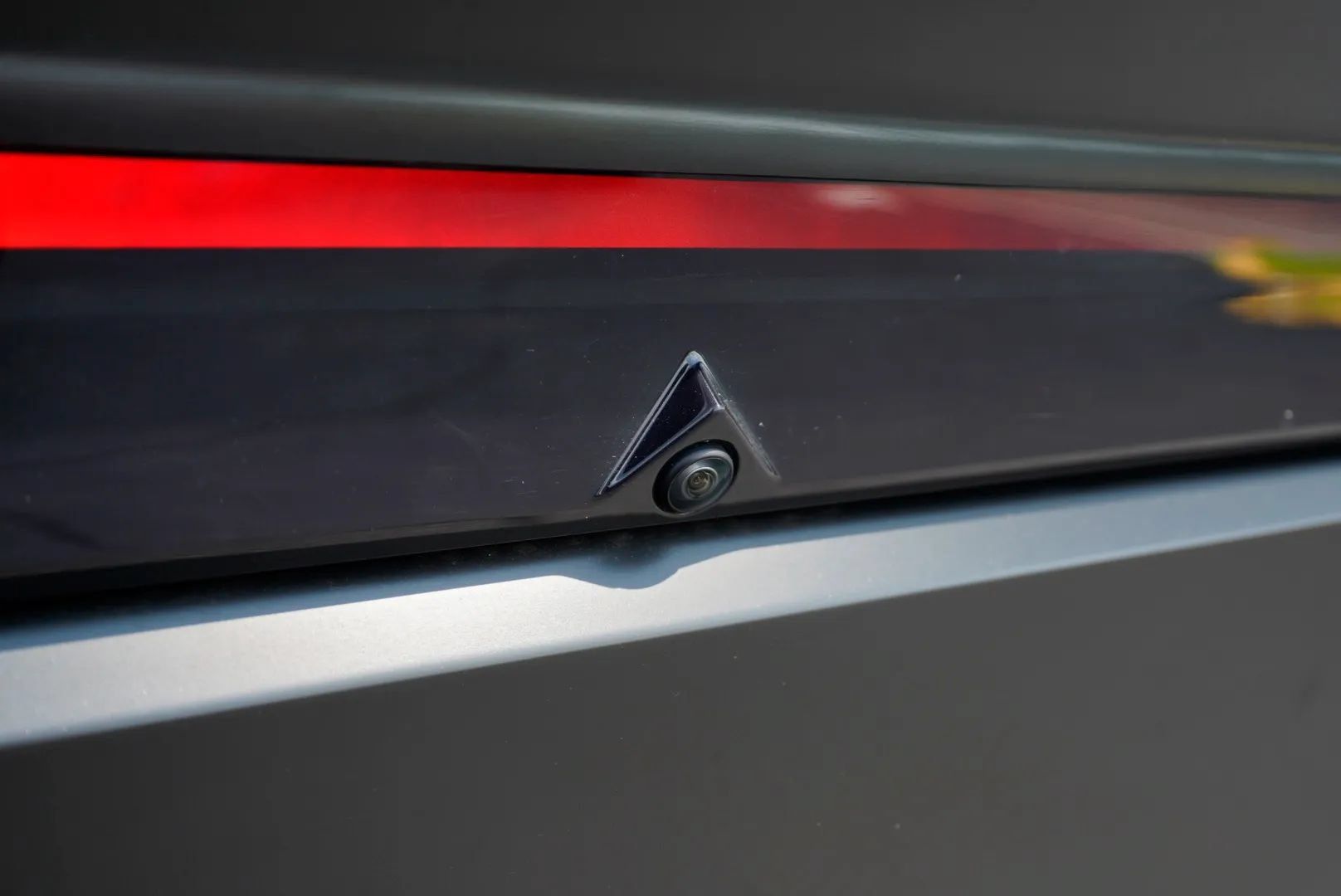 Used 2024 Tesla Cybertruck AWD Crew Cab image 18