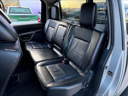 Used 2015 Nissan Titan SL w/ SL Moonroof Package image 20