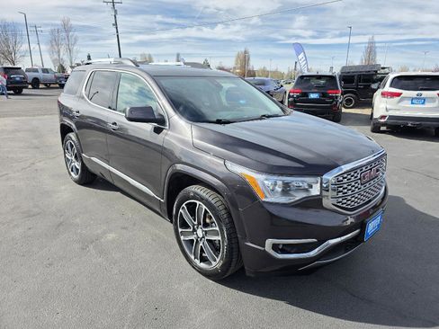 Used 2017 GMC Acadia Denali w/ Technology Package image 3