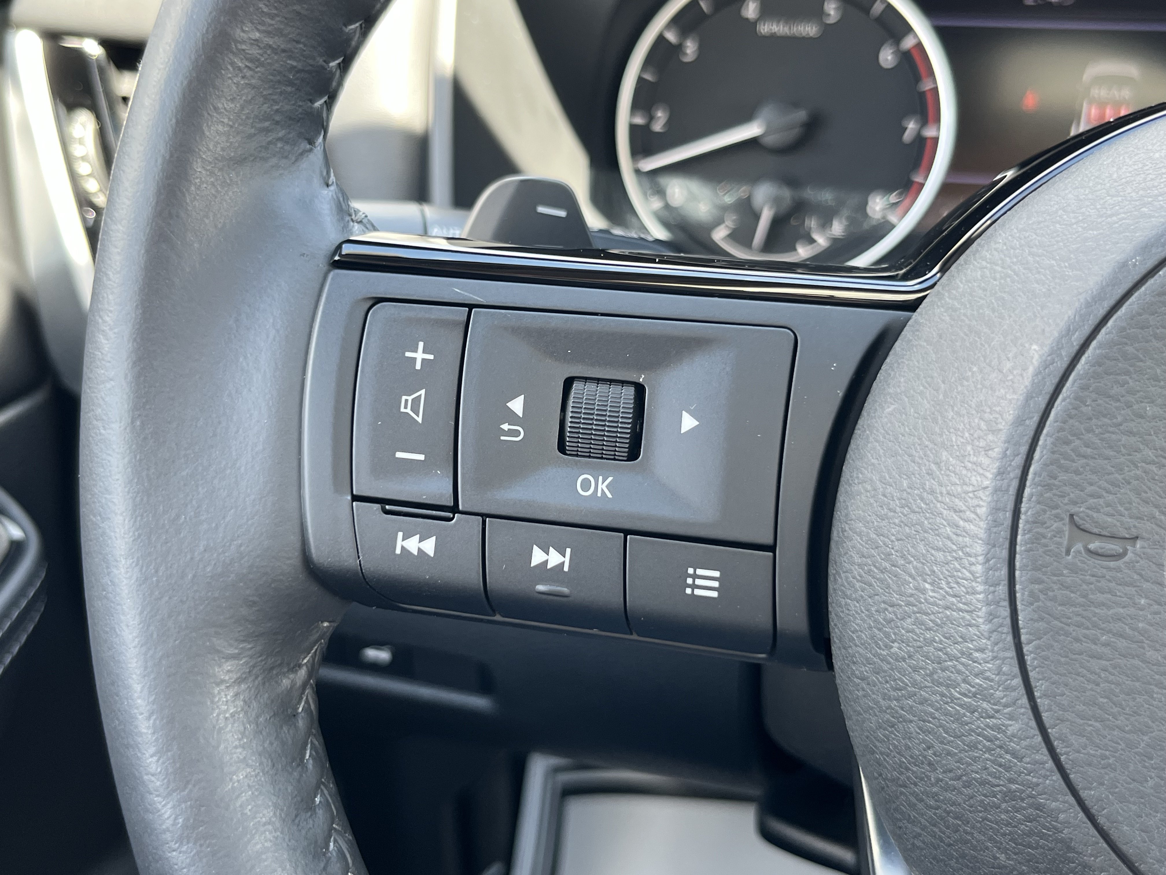 Used 2023 Nissan Rogue SL w/ SL Premium Package AWD/4WD image 26