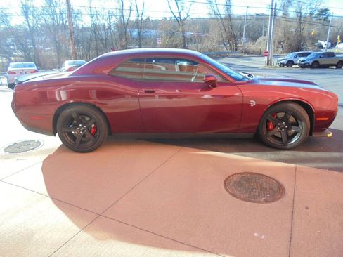 Used 2020 Dodge Challenger SRT Hellcat RWD image 4