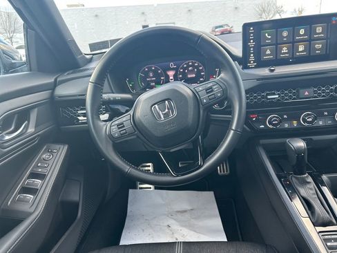 Used 2025 Honda Accord Sport image 13