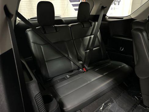 Used 2025 Ford Explorer Active w/ Active Comfort Package AWD/4WD image 22
