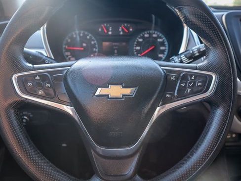 Used 2019 Chevrolet Equinox LS image 11
