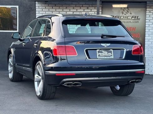 Used 2019 Bentley Bentayga AWD/4WD image 18