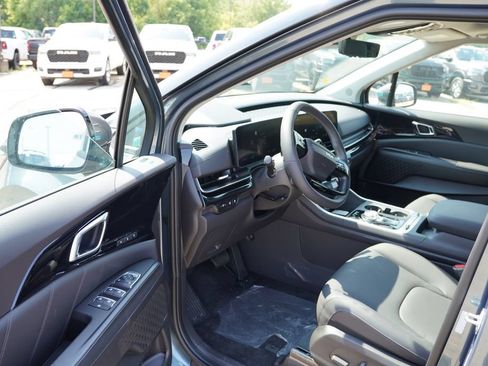 New 2027 Kia Carnival SX Prestige FWD image 10