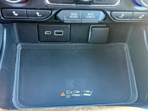 Used 2022 Chevrolet Suburban LT image 36