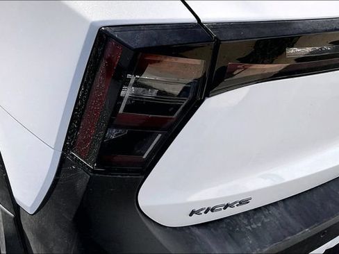 New 2026 Nissan Kicks SR FWD image 10