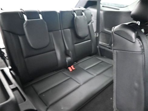 Used 2024 Ford Explorer XLT w/ Equipment Group 202A image 9