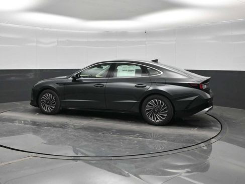 New 2026 Hyundai Sonata Limited FWD image 5