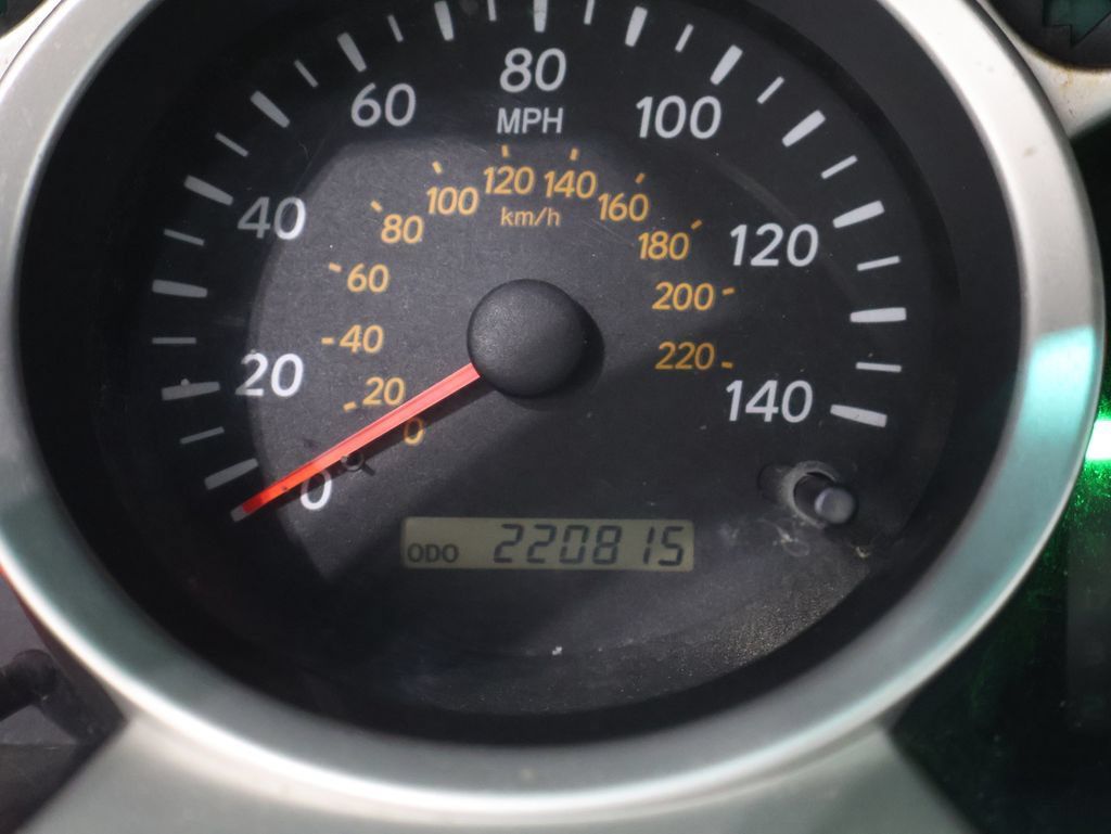 Used 2004 Toyota Highlander 4WD V6 image 6