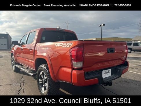 Used 2016 Toyota Tacoma SR image 5